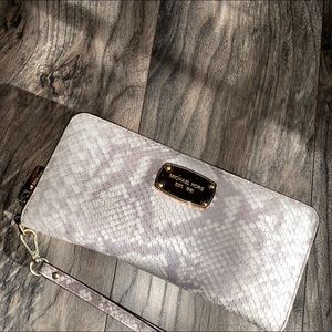 Michael Kors wallet